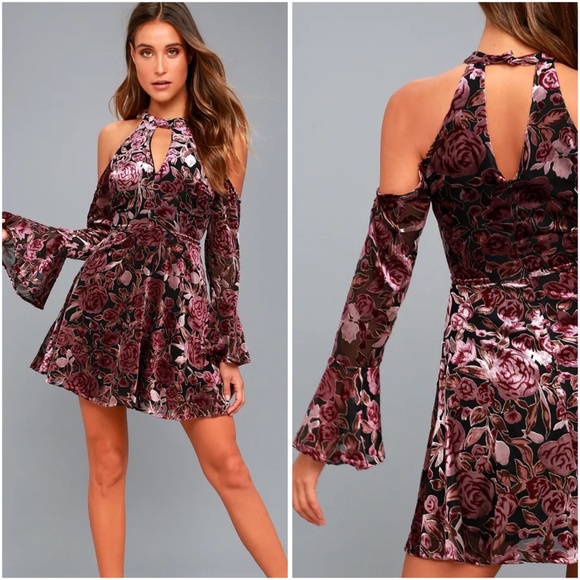 NWT Lulu’s Velvet Cold Shoulder Dress - Picture 3 of 10